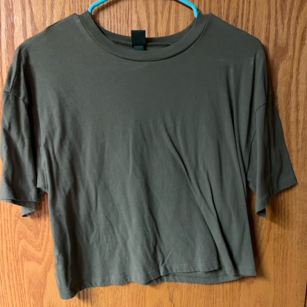green plain t-shirt
